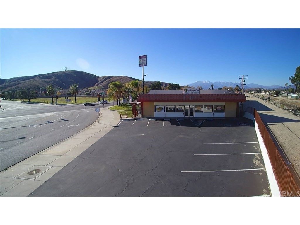 1040 W 40th St, San Bernardino, CA 92407